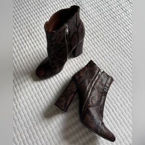 Steve Madden Brown Chunky Heel Ankle Booties